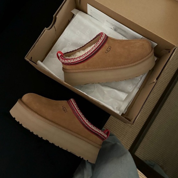 UGG Tazz Platform Slippers Chestnut Sandals - Picture 4 of 8